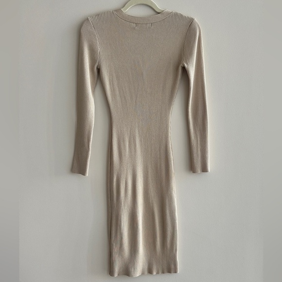 Almost Famous Ribbed Bodycon Long Sleeve Button Down V-Neck Midi Dress, Medium - Picture 8 of 13